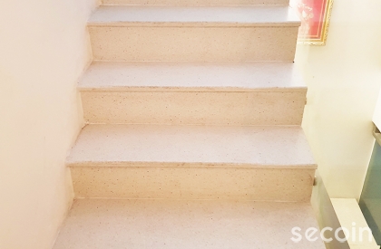 Bậc cầu thang STS-07